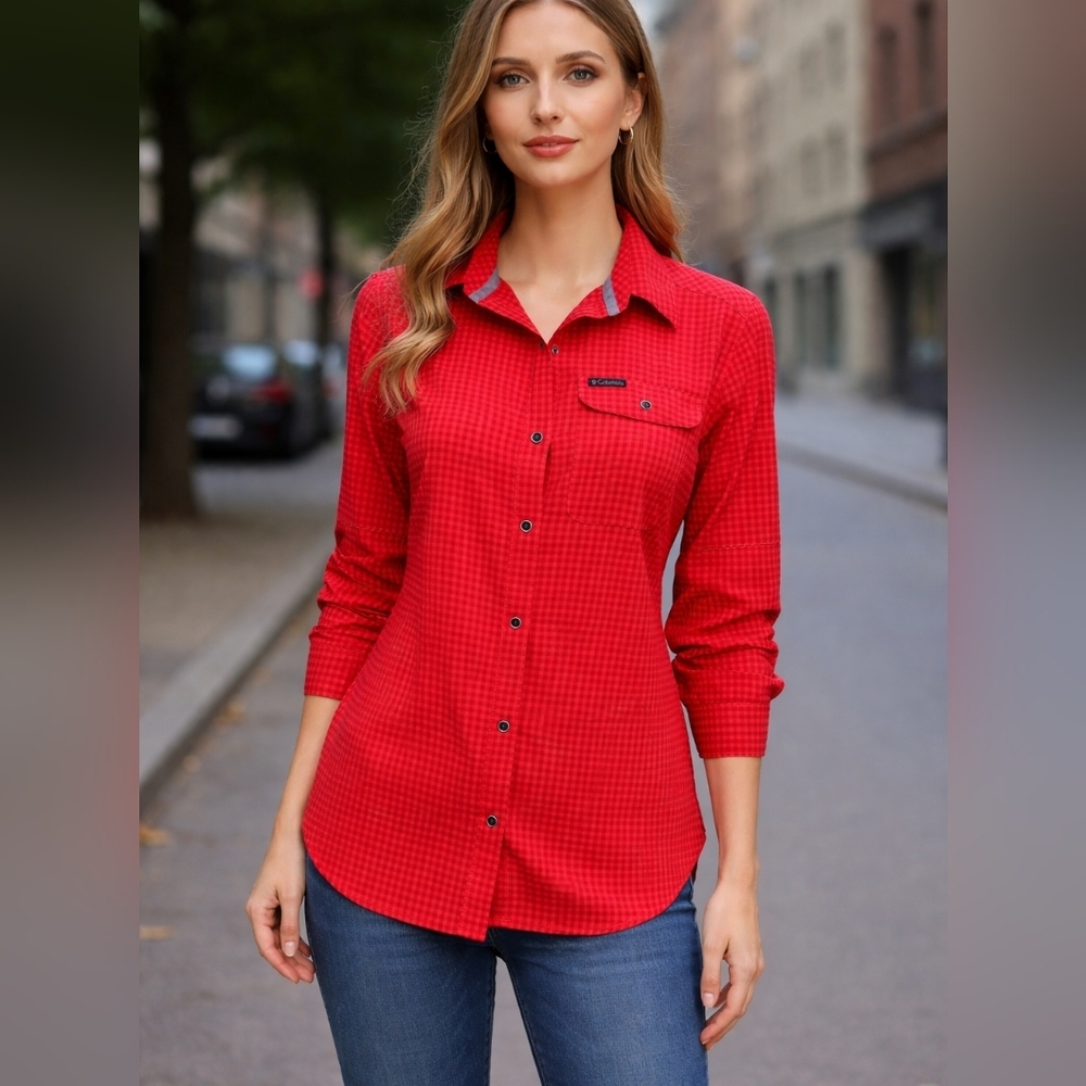 COLUMBIA Red Gingham Performance Button Down Long Sleeve Shirt. Size S